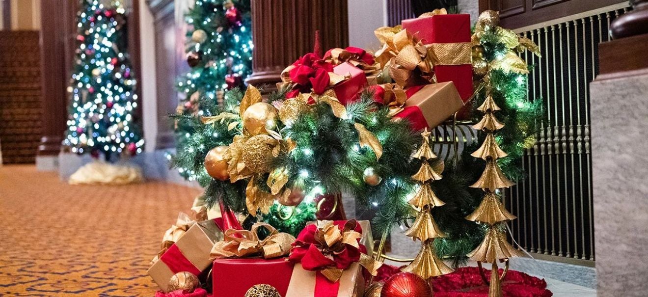 PSQ Holiday Background.jpg